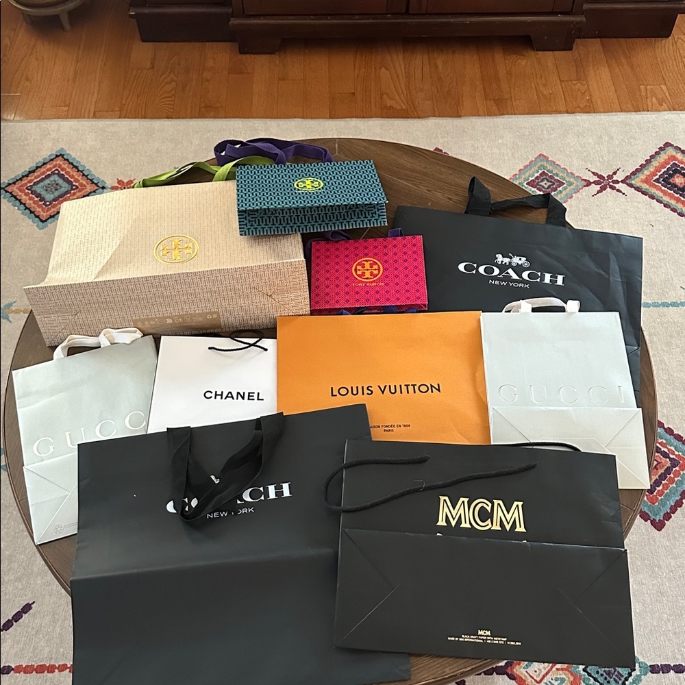 *SEND ME AN OFFER! Luxury Designer Shopping Bags Collection